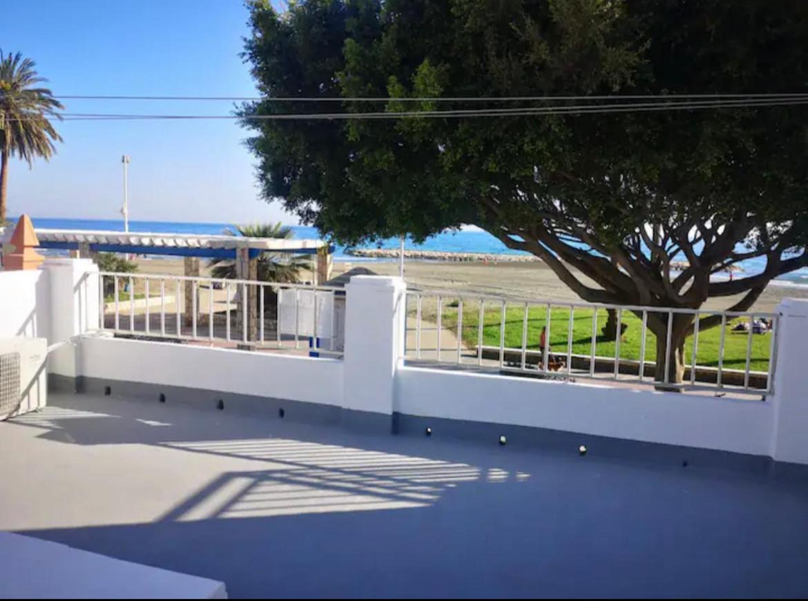 Beachfront House Casa vacanze *
