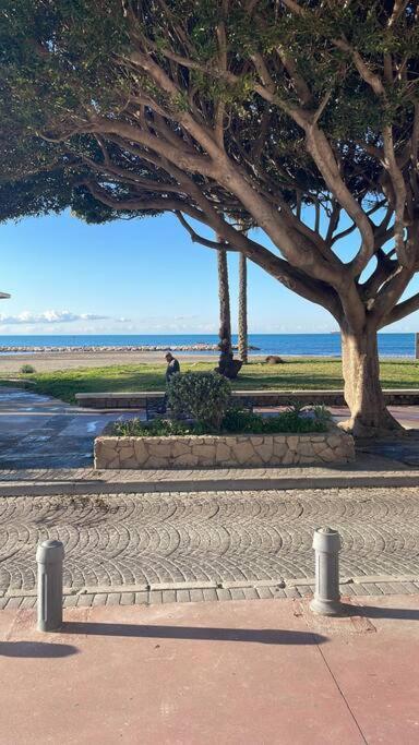 Beachfront House Dom wakacyjny Malaga